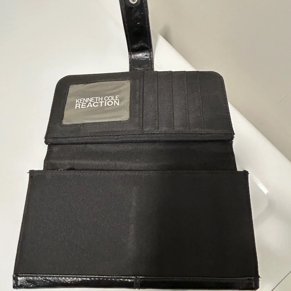 Kenneth Cole Reaction Black Wallet